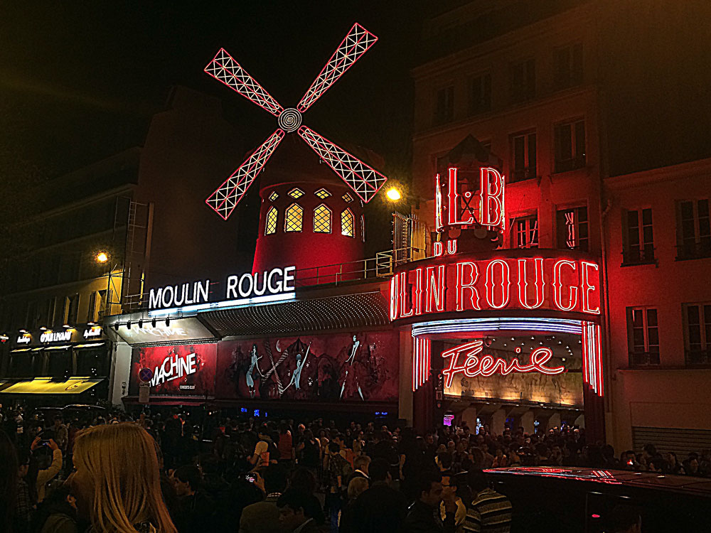 Jantar no Moulin Rouge vale a pena?