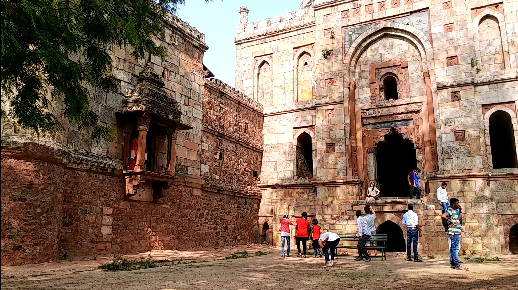 Turistas no Lodhi Gardens