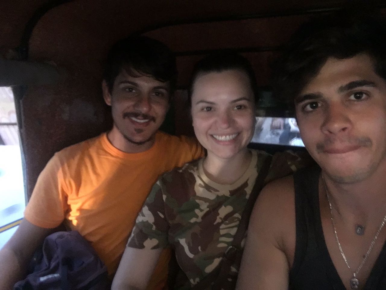 Ike, Amanda e Rodrigo no Tuk Tuk