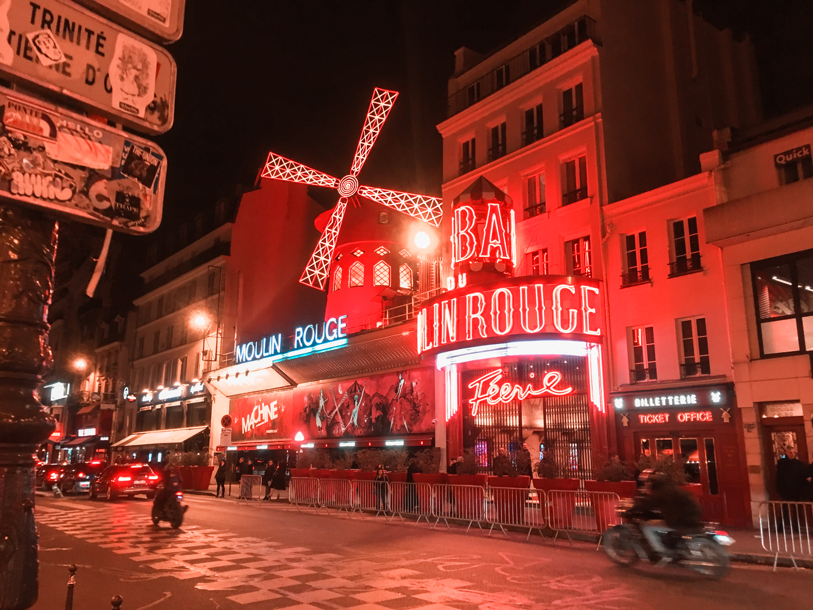 Vale a pena assistir só o show do Moulin Rouge em Paris?