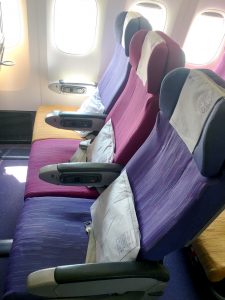 Poltrona: Classe econômica Thai Airways 777-200ER