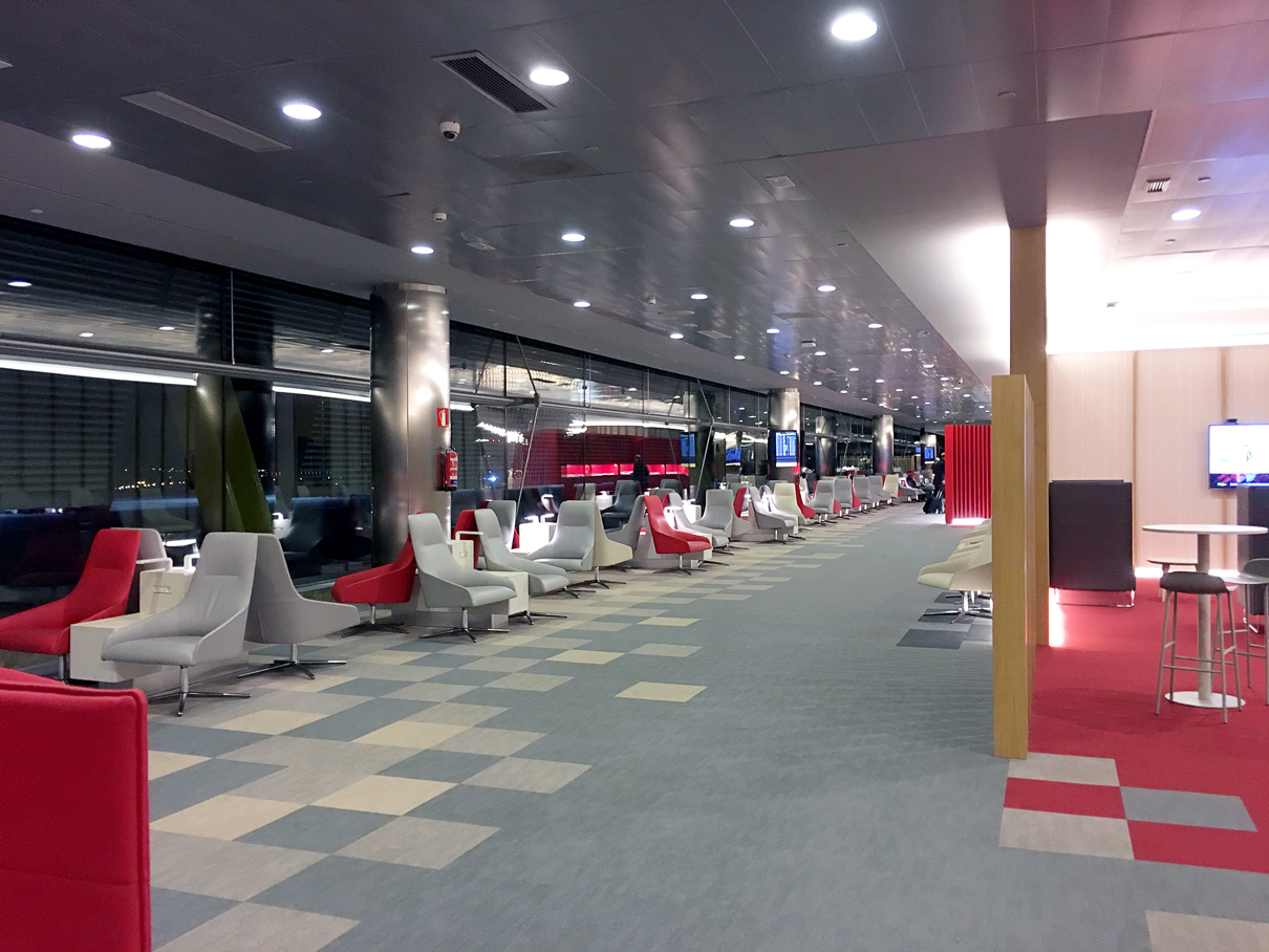 Sala VIP Iberia no aeroporto de Madri - Premium Lounge Velazquez