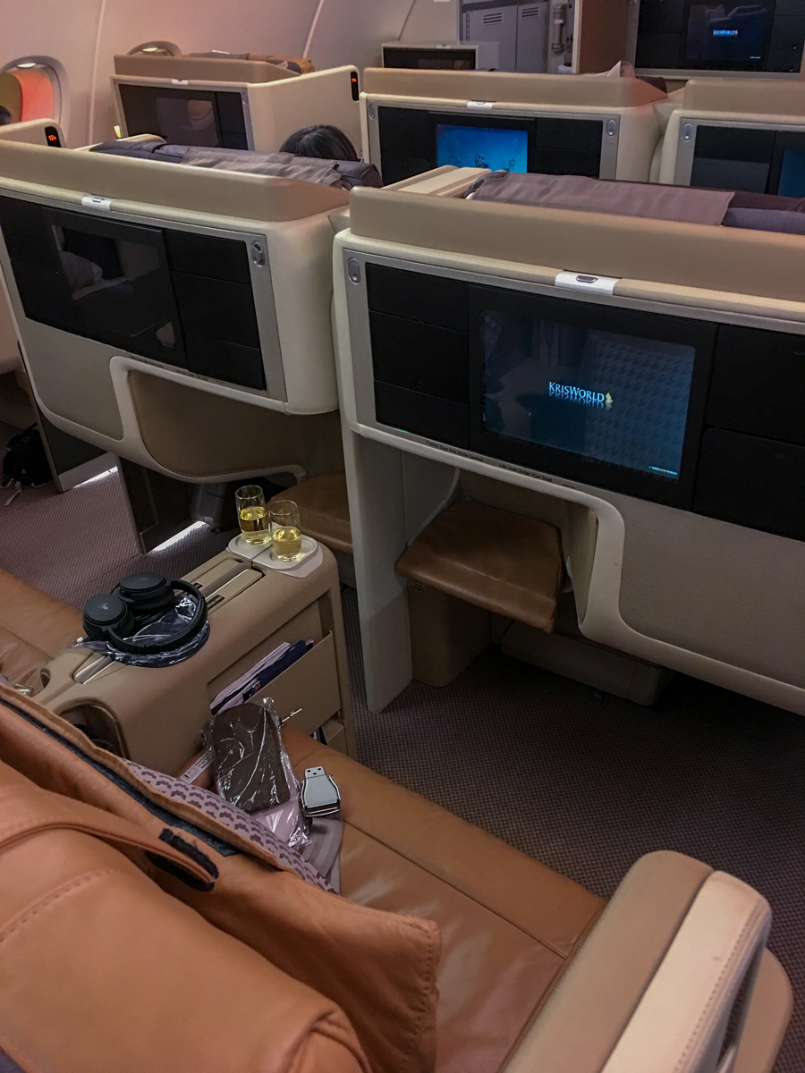 Monitor: Classe executiva Singapore Airlines A380-800