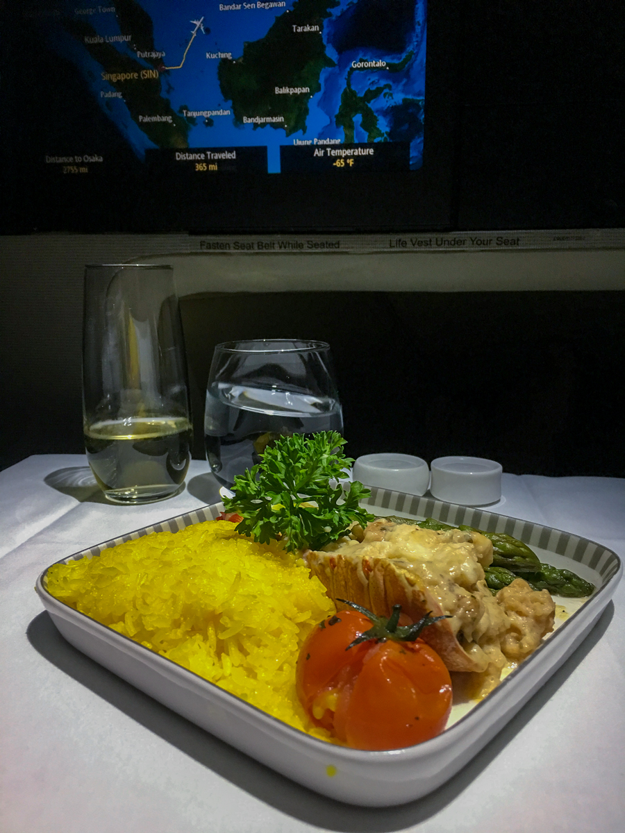 Lagosta com legumes: Classe executiva Singapore Airlines A380-800